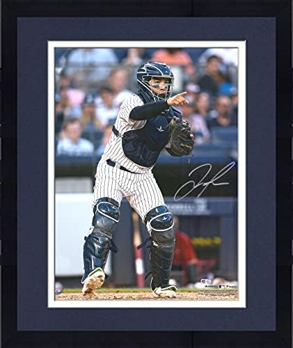 Keretes Jose Trevino New York Yankees Dedikált 16 x 20 Catch & Pont Fotó - Dedikált MLB Fotók
