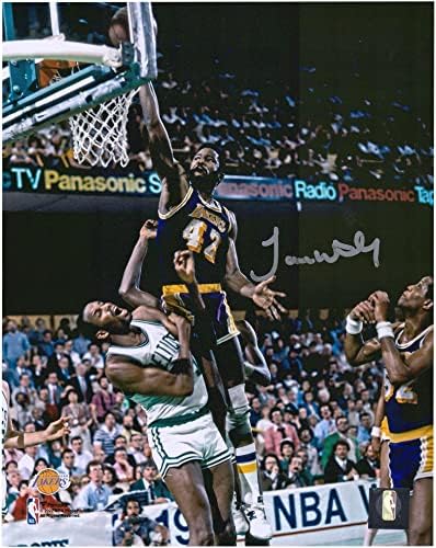 James Méltó Los Angeles Lakers Dedikált 8 x 10 1984 NBA-Döntő Dunk Fénykép - Dedikált NBA-Fotók
